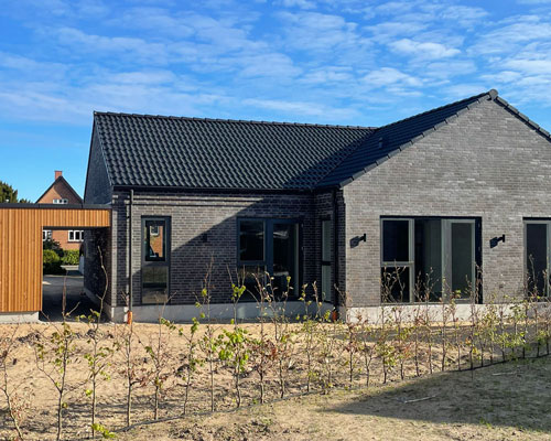 142 m² vinkelhus med varme detaljer
